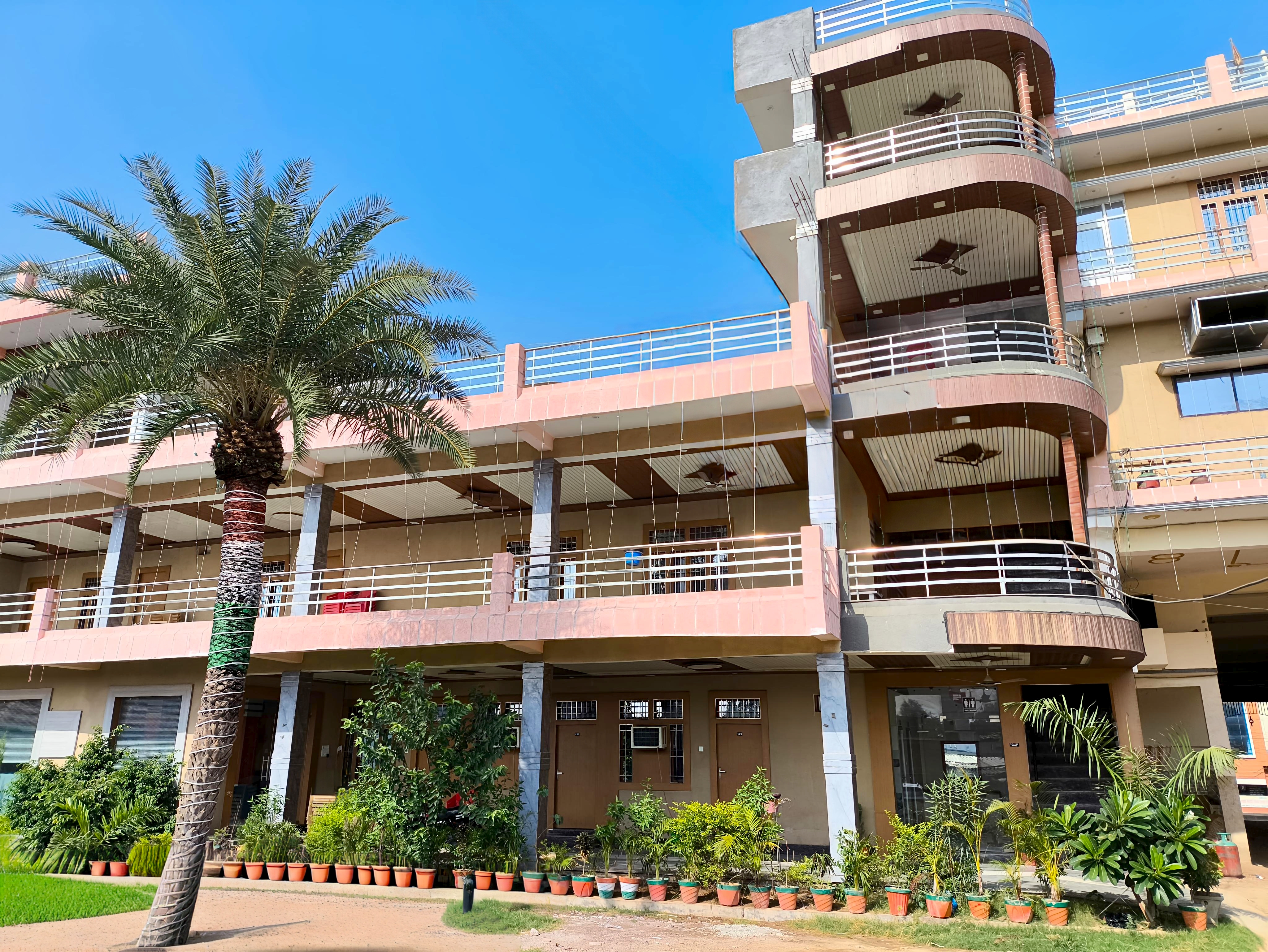 Maa Gauri Resort - Best hotel in rath hamirpur uttar pradesh